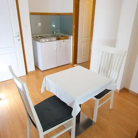 Bolero Apartment Split